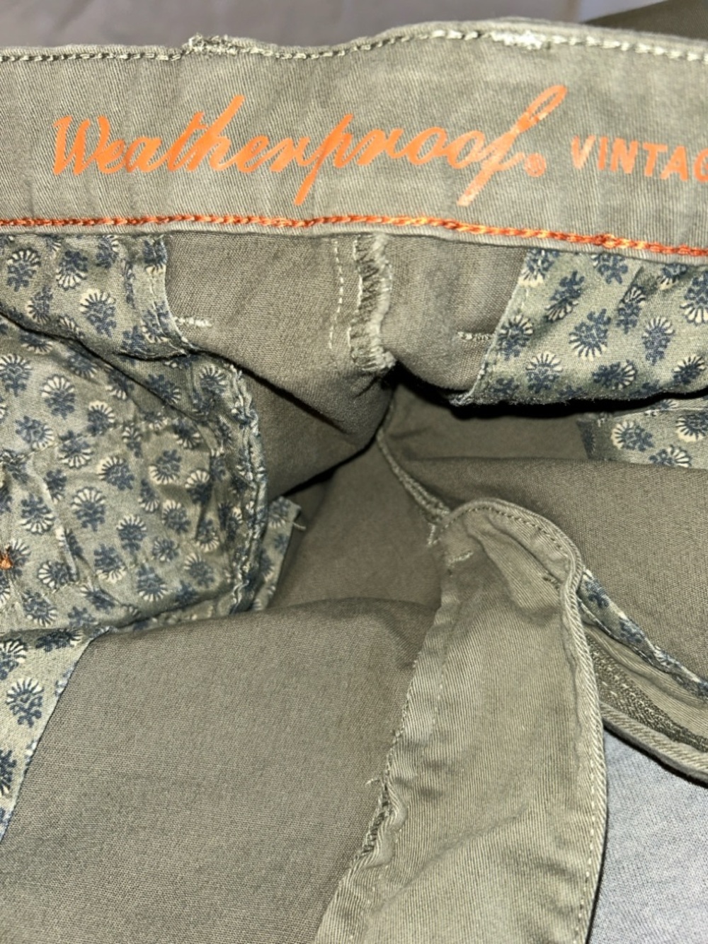 Men's Olive Flat-Front Casual Shorts - Picture 3 of 6